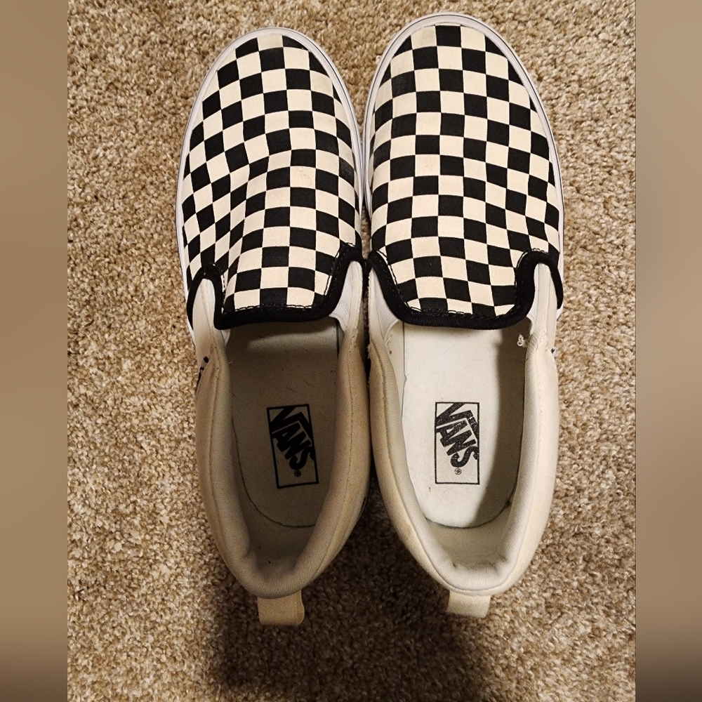 Boys slip on Vans sneakers, 4 Youth